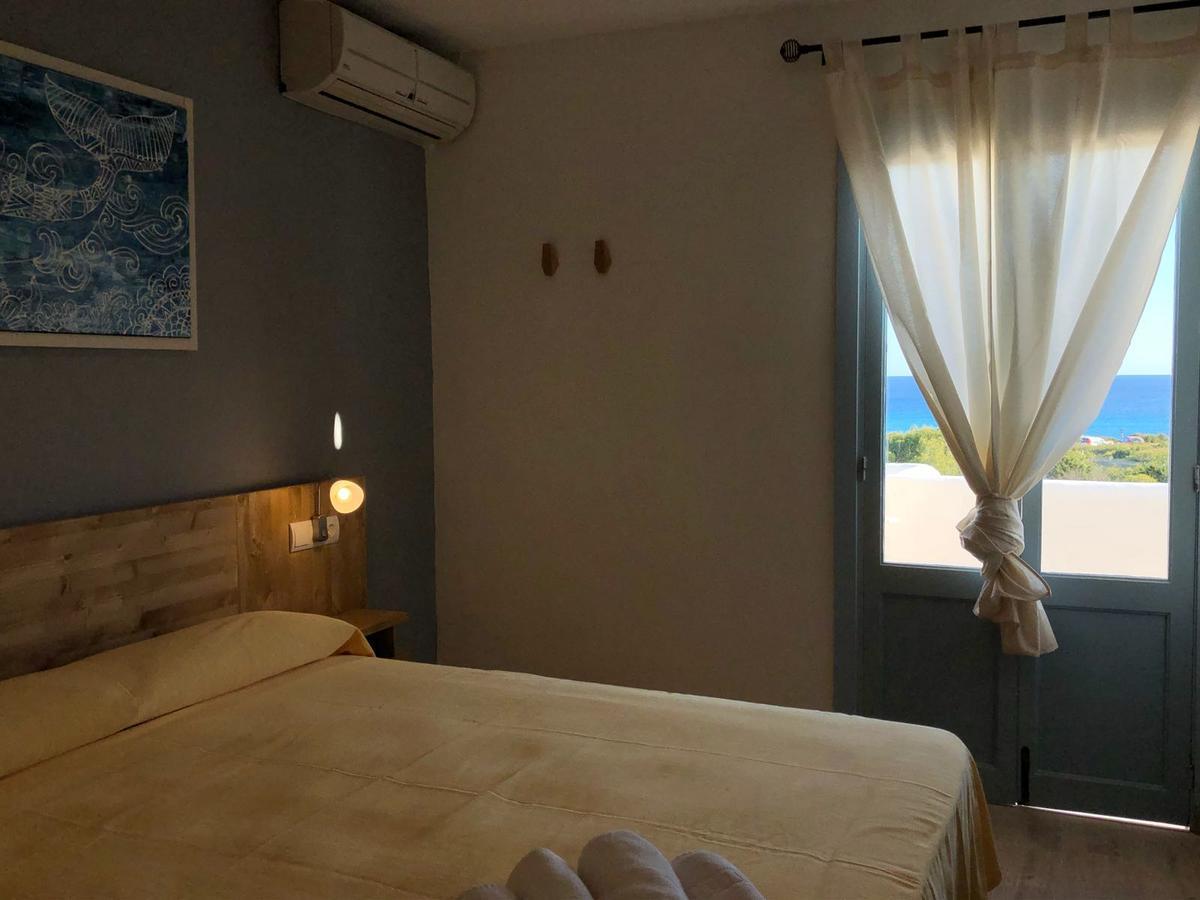 Hostal Santi Es Caló Extérieur photo