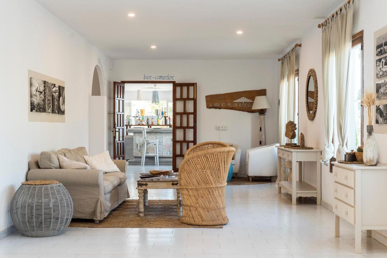 Hostal Santi Es Caló Extérieur photo