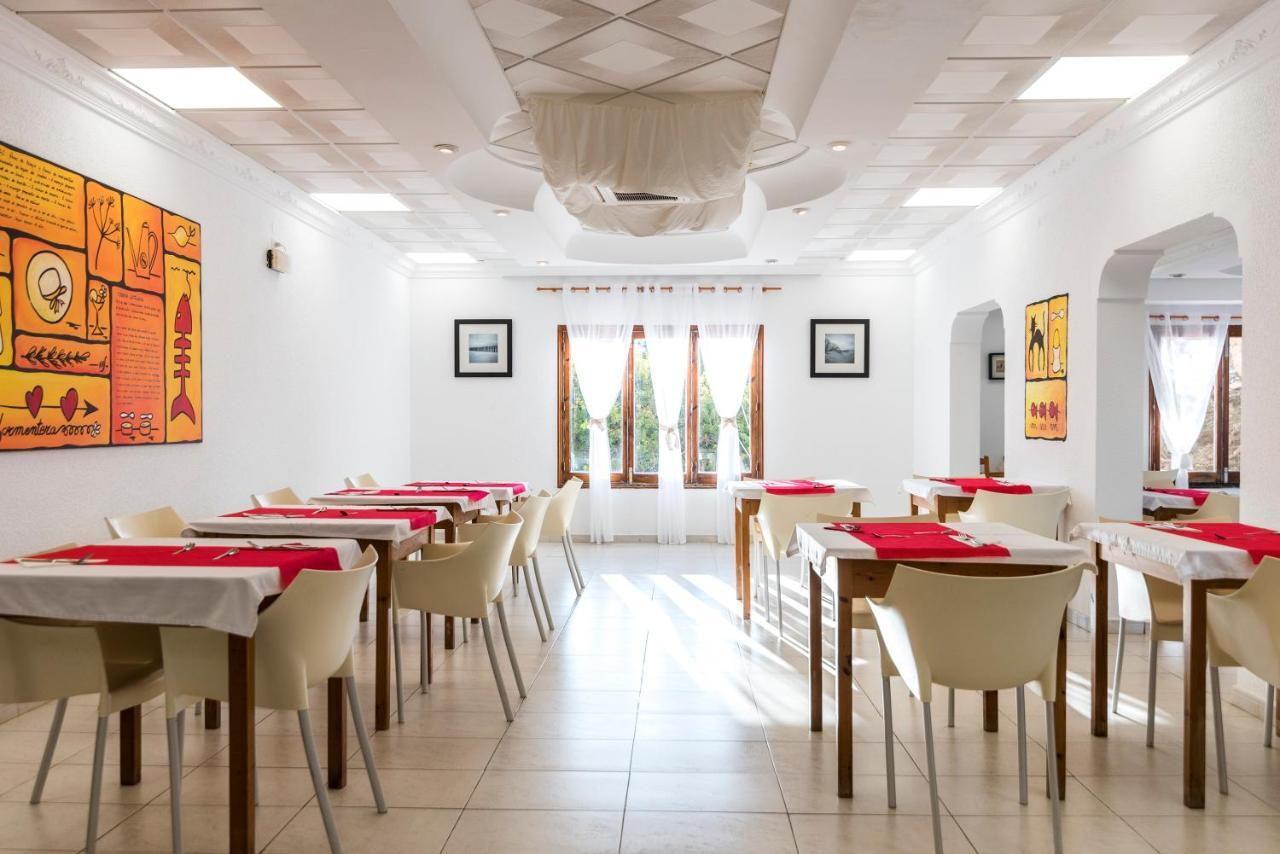 Hostal Santi Es Caló Extérieur photo